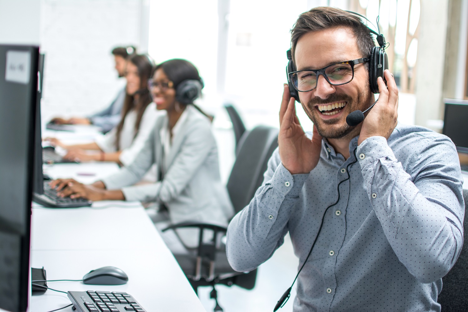 people at work shutterstock_1061540954 - Salex Box Project Cargo